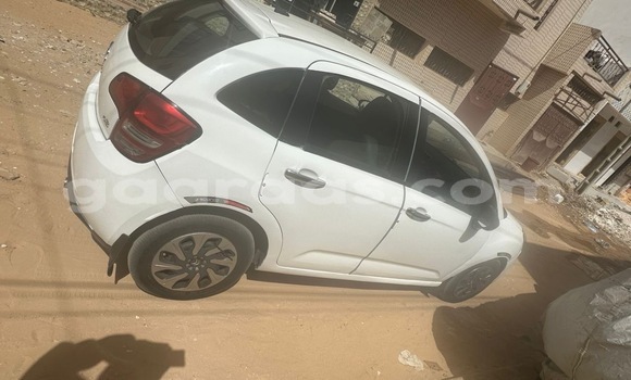 Acheter Occasion Voiture Citroen C3 Blanc à Dakar, Dakar Acheter Occasion Voiture Citroen C3 Blanc à Dakar, Dakar