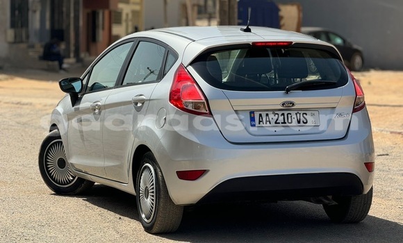 Acheter Occasion Voiture Ford Fiesta Gris à Dakar, Dakar Acheter Occasion Voiture Ford Fiesta Gris à Dakar, Dakar