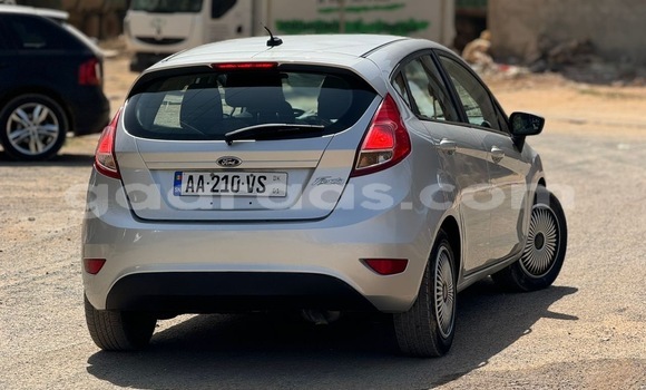 Acheter Occasion Voiture Ford Fiesta Gris à Dakar, Dakar Acheter Occasion Voiture Ford Fiesta Gris à Dakar, Dakar