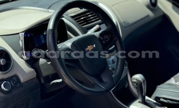 Buy Used Chevrolet Tahoe Silver Car in Dakar in Dakar Buy Used Chevrolet Tahoe Silver Car in Dakar in Dakar