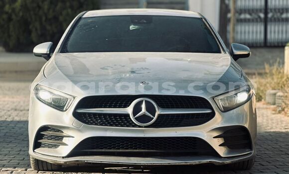 Acheter Import Voiture Mercedes-Benz C180 coupe Gris à Dakar, Dakar Acheter Import Voiture Mercedes-Benz C180 coupe Gris à Dakar, Dakar