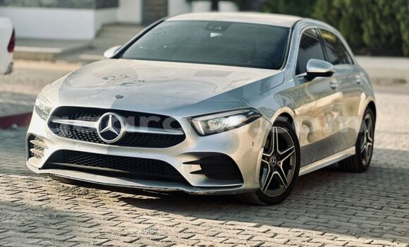 Acheter Import Voiture Mercedes-Benz C180 coupe Gris à Dakar, Dakar Acheter Import Voiture Mercedes-Benz C180 coupe Gris à Dakar, Dakar