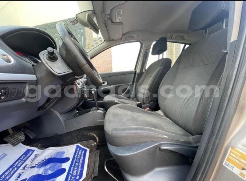 Big with watermark renault clio dakar dakar 28842