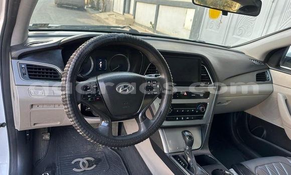 Dieundeu Occasion Hyundai Sonata White Auto in Dakar in Dakar Dieundeu Occasion Hyundai Sonata White Auto in Dakar in Dakar