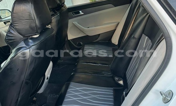 Dieundeu Occasion Hyundai Sonata White Auto in Dakar in Dakar Dieundeu Occasion Hyundai Sonata White Auto in Dakar in Dakar