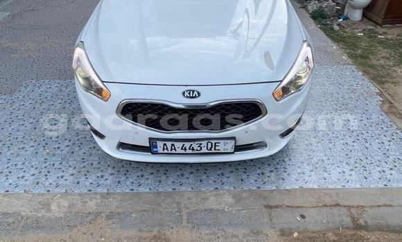 Buy Used Kia K7 White Car in Dakar in Dakar