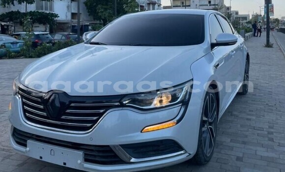 Buy Used Renault Talisman White Car in Dakar in Dakar Buy Used Renault Talisman White Car in Dakar in Dakar
