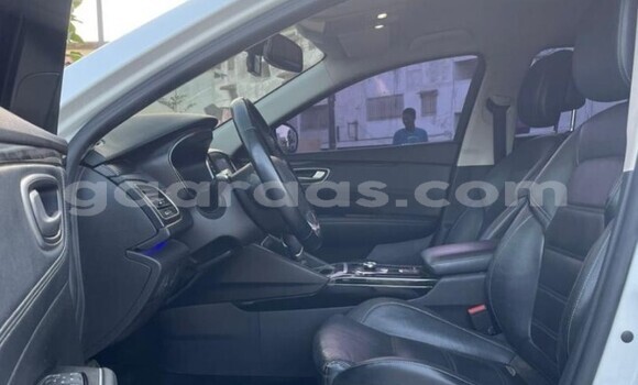 Buy Used Renault Talisman White Car in Dakar in Dakar Buy Used Renault Talisman White Car in Dakar in Dakar