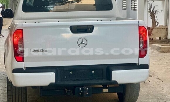 Dieundeu Occasion Mercedes‒Benz X-klasse Concept White Auto in Dakar in Dakar Dieundeu Occasion Mercedes‒Benz X-klasse Concept White Auto in Dakar in Dakar