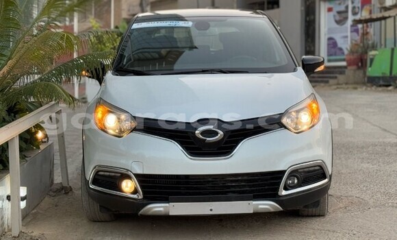 Dieundeu Occasion Renault Samsung Qm3 White Auto in Dakar in Dakar Dieundeu Occasion Renault Samsung Qm3 White Auto in Dakar in Dakar