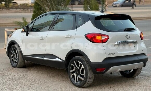 Dieundeu Occasion Renault Samsung Qm3 White Auto in Dakar in Dakar Dieundeu Occasion Renault Samsung Qm3 White Auto in Dakar in Dakar