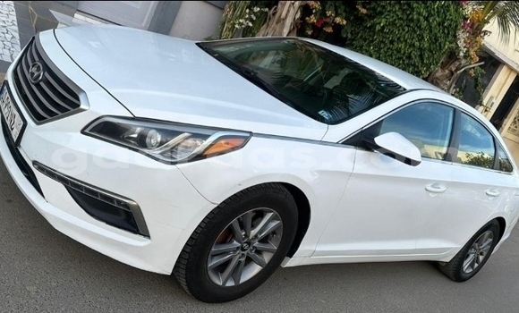 Dieundeu Occasion Hyundai Sonata White Auto in Dakar in Dakar Dieundeu Occasion Hyundai Sonata White Auto in Dakar in Dakar