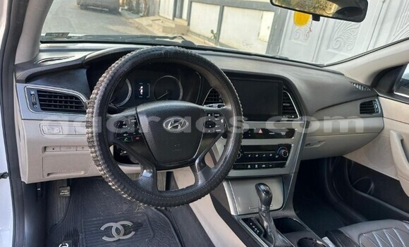 Dieundeu Occasion Hyundai Sonata White Auto in Dakar in Dakar Dieundeu Occasion Hyundai Sonata White Auto in Dakar in Dakar