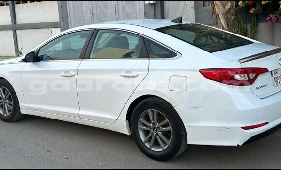Dieundeu Occasion Hyundai Sonata White Auto in Dakar in Dakar Dieundeu Occasion Hyundai Sonata White Auto in Dakar in Dakar