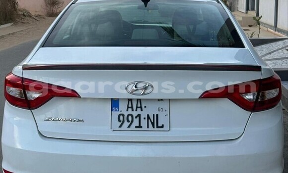 Dieundeu Occasion Hyundai Sonata White Auto in Dakar in Dakar Dieundeu Occasion Hyundai Sonata White Auto in Dakar in Dakar