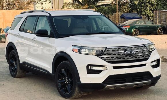Buy Import Ford Explorer White Car in Dakar in Dakar Buy Import Ford Explorer White Car in Dakar in Dakar