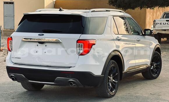 Buy Import Ford Explorer White Car in Dakar in Dakar Buy Import Ford Explorer White Car in Dakar in Dakar
