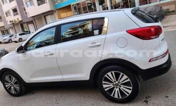 Acheter Occasion Voiture Kia Sportage Blanc à Dakar, Dakar Acheter Occasion Voiture Kia Sportage Blanc à Dakar, Dakar