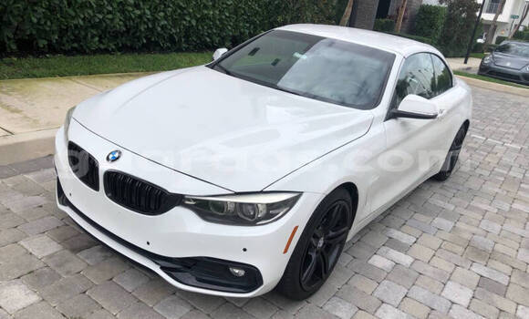 Dieundeu Occasion BMW 4-Series White Auto in Dakar in Dakar Dieundeu Occasion BMW 4-Series White Auto in Dakar in Dakar