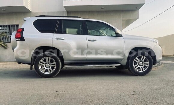Buy Used Toyota Land Cruiser Prado Silver Car in Dakar in Dakar Buy Used Toyota Land Cruiser Prado Silver Car in Dakar in Dakar