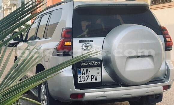 Buy Used Toyota Land Cruiser Prado Silver Car in Dakar in Dakar Buy Used Toyota Land Cruiser Prado Silver Car in Dakar in Dakar