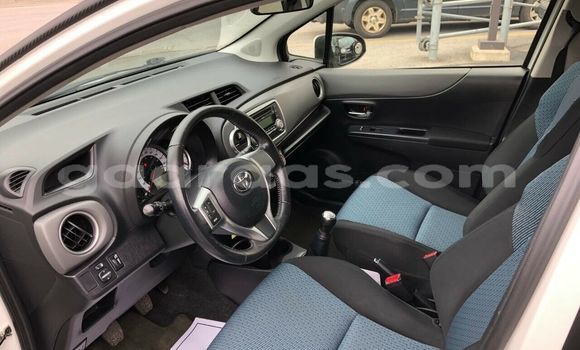 Acheter Occasion Voiture Toyota Yaris Blanc à Dakar, Dakar Acheter Occasion Voiture Toyota Yaris Blanc à Dakar, Dakar