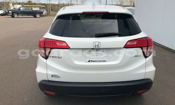 Acheter Occasion Voiture Honda HR–V Blanc à Dakar, Dakar Acheter Occasion Voiture Honda HR–V Blanc à Dakar, Dakar
