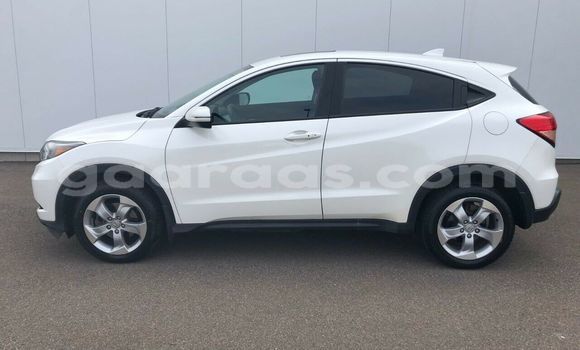 Acheter Occasion Voiture Honda HR–V Blanc à Dakar, Dakar Acheter Occasion Voiture Honda HR–V Blanc à Dakar, Dakar