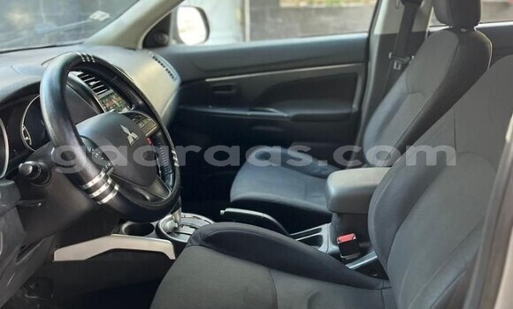 Buy Used Mitsubishi Outlander Silver Car in Dakar in Dakar Buy Used Mitsubishi Outlander Silver Car in Dakar in Dakar