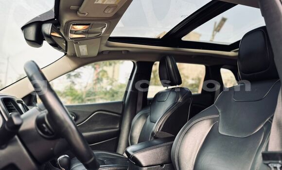 Buy Import Jeep Cherokee Red Car in Dakar in Dakar Buy Import Jeep Cherokee Red Car in Dakar in Dakar