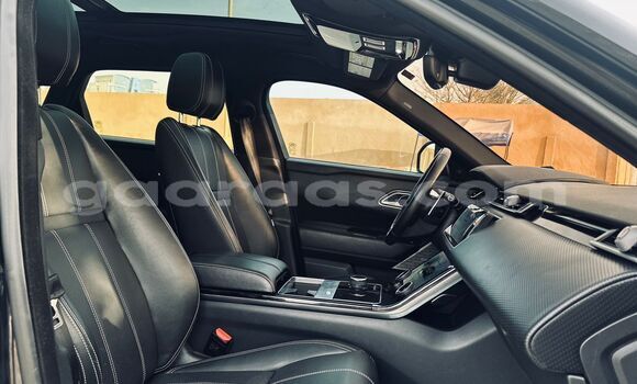 Acheter Import Voiture Land Rover Range Rover Velar Noir à Dakar, Dakar Acheter Import Voiture Land Rover Range Rover Velar Noir à Dakar, Dakar