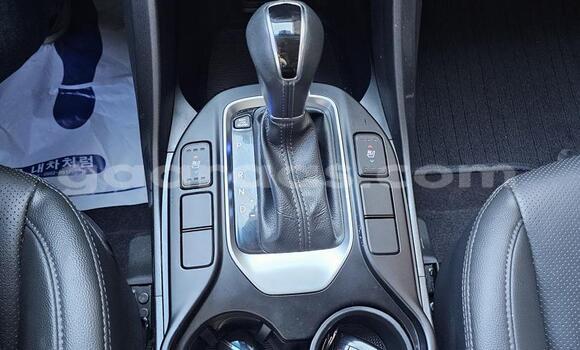 Dieundeu Imported Hyundai Santa Fe Silver Auto in Dakar in Dakar Dieundeu Imported Hyundai Santa Fe Silver Auto in Dakar in Dakar