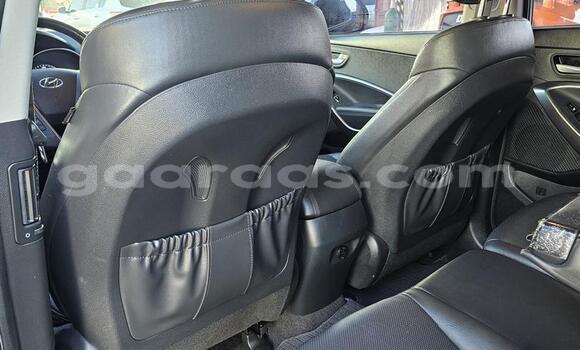 Dieundeu Imported Hyundai Santa Fe Silver Auto in Dakar in Dakar Dieundeu Imported Hyundai Santa Fe Silver Auto in Dakar in Dakar