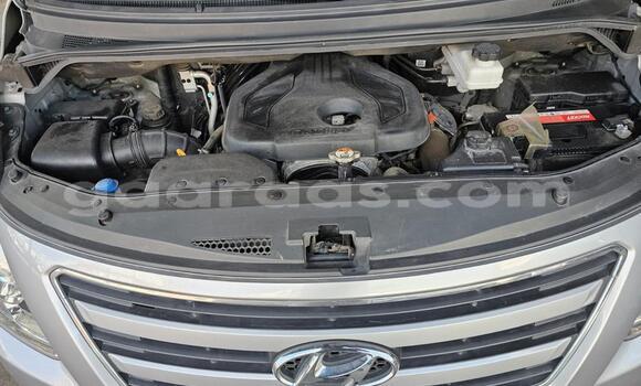 Dieundeu Imported Hyundai Starex Beige Auto in Dakar in Dakar