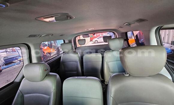 Dieundeu Imported Hyundai Starex Beige Auto in Dakar in Dakar Dieundeu Imported Hyundai Starex Beige Auto in Dakar in Dakar