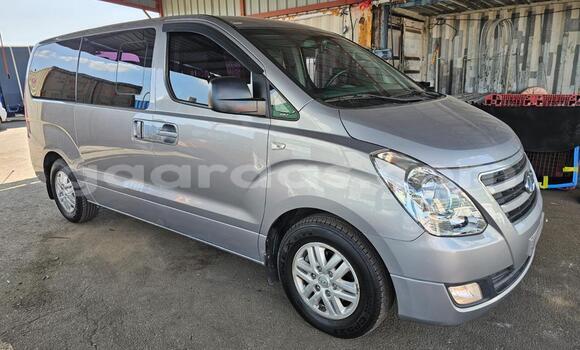 Dieundeu Imported Hyundai Starex Beige Auto in Dakar in Dakar Dieundeu Imported Hyundai Starex Beige Auto in Dakar in Dakar