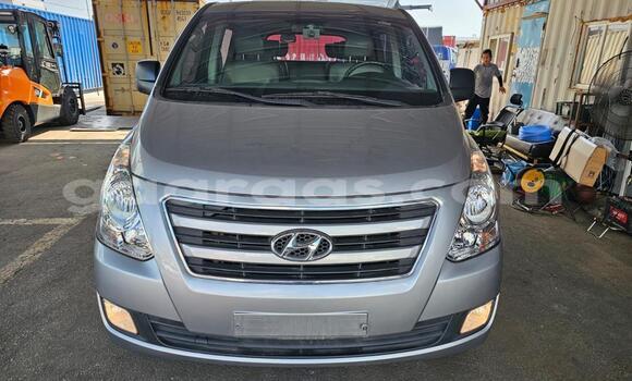 Dieundeu Imported Hyundai Starex Beige Auto in Dakar in Dakar Dieundeu Imported Hyundai Starex Beige Auto in Dakar in Dakar