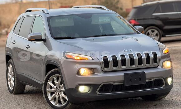 Buy Import Jeep Cherokee Silver Car in Dakar in Dakar Buy Import Jeep Cherokee Silver Car in Dakar in Dakar