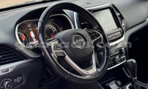 Buy Import Jeep Cherokee Silver Car in Dakar in Dakar Buy Import Jeep Cherokee Silver Car in Dakar in Dakar