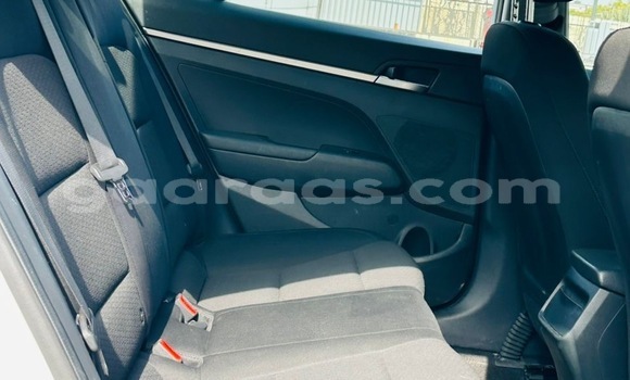 Buy Used Hyundai Elantra White Car in Dakar in Dakar Buy Used Hyundai Elantra White Car in Dakar in Dakar