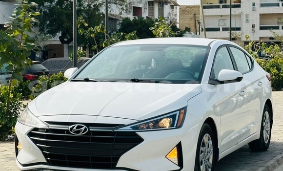 Buy Used Hyundai Elantra White Car in Dakar in Dakar Buy Used Hyundai Elantra White Car in Dakar in Dakar