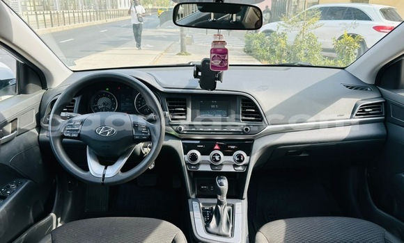 Buy Used Hyundai Elantra White Car in Dakar in Dakar Buy Used Hyundai Elantra White Car in Dakar in Dakar