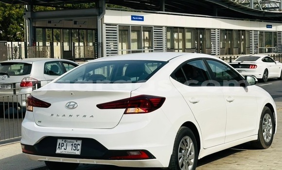 Buy Used Hyundai Elantra White Car in Dakar in Dakar Buy Used Hyundai Elantra White Car in Dakar in Dakar