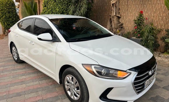 Acheter Occasion Voiture Hyundai Elantra Blanc à Dakar, Dakar Acheter Occasion Voiture Hyundai Elantra Blanc à Dakar, Dakar