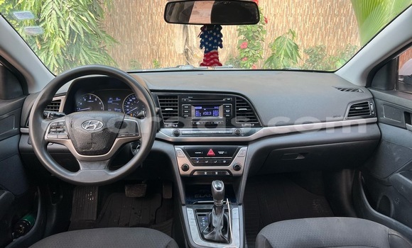 Acheter Occasion Voiture Hyundai Elantra Blanc à Dakar, Dakar Acheter Occasion Voiture Hyundai Elantra Blanc à Dakar, Dakar