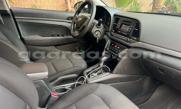 Acheter Occasion Voiture Hyundai Elantra Blanc à Dakar, Dakar Acheter Occasion Voiture Hyundai Elantra Blanc à Dakar, Dakar