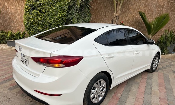 Acheter Occasion Voiture Hyundai Elantra Blanc à Dakar, Dakar Acheter Occasion Voiture Hyundai Elantra Blanc à Dakar, Dakar