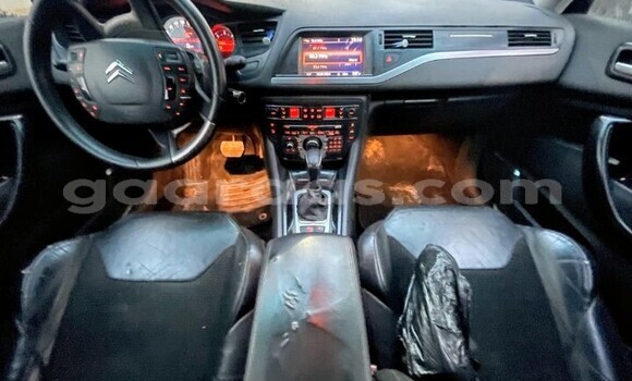 Dieundeu Occasion Citroen C5 Silver Auto in Dakar in Dakar Dieundeu Occasion Citroen C5 Silver Auto in Dakar in Dakar