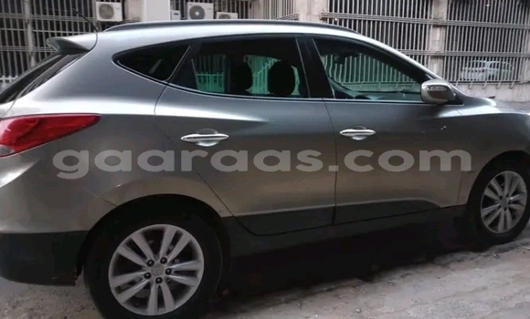 Buy Used Hyundai ix35 Red Car in Dakar in Dakar Buy Used Hyundai ix35 Red Car in Dakar in Dakar