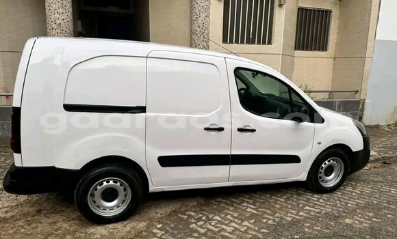 Buy Used Citroen Berlingo White Car in Dakar in Dakar Buy Used Citroen Berlingo White Car in Dakar in Dakar